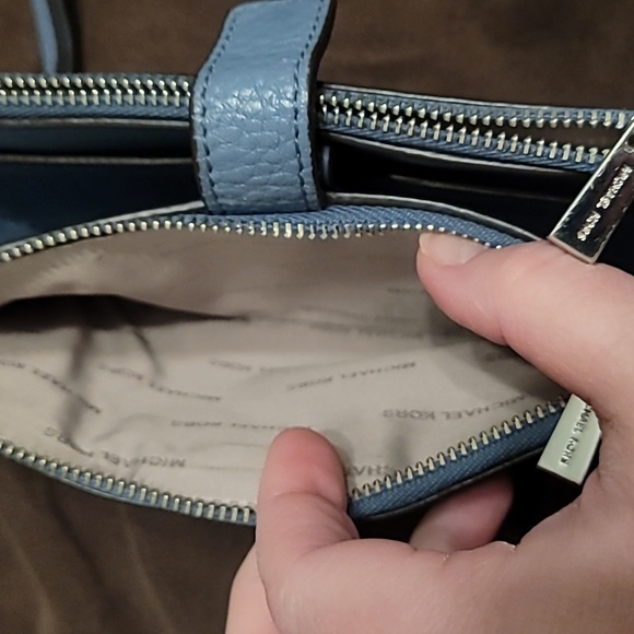 Michael Kors Wallet - Picture 4 of 5